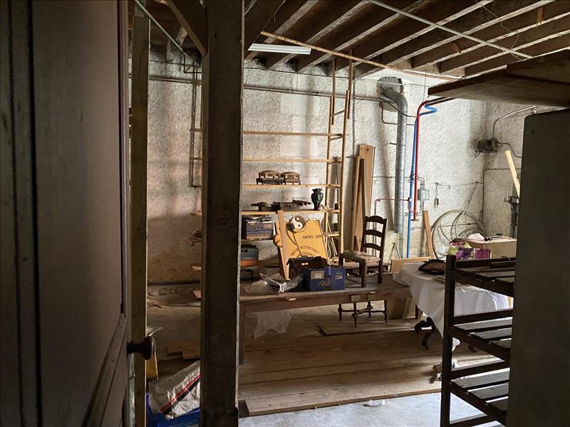 Vente Maison CHALAIS - 10 pièces -217 m² - (16210)