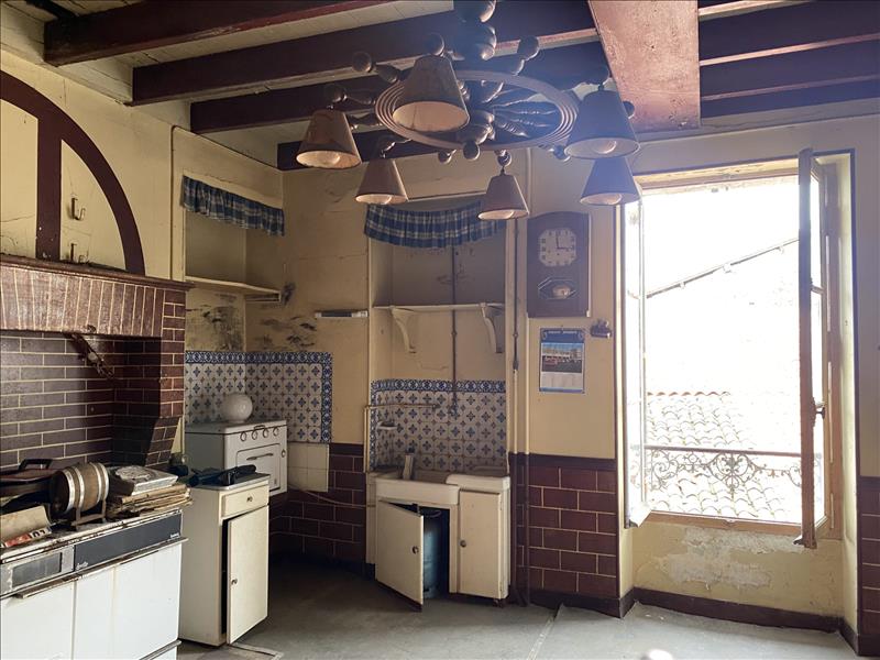 Vente Maison CHALAIS - 10 pièces -217 m² - (16210)