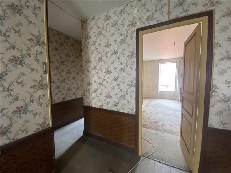 Vente Maison CHALAIS - 10 pièces -217 m² - (16210)
