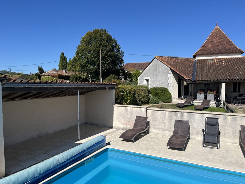 Vente Maison NABINAUD - 3 pièces -87 m² - (16390)