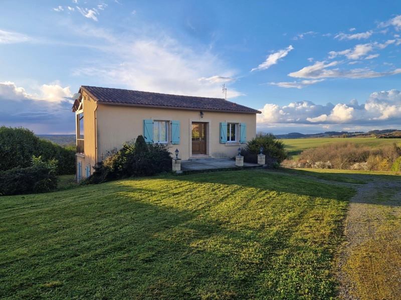 Vente Maison LES ESSARDS - 4 pièces -119 m² - (16210)
