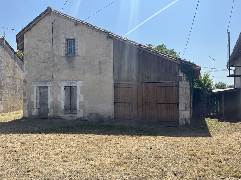 Vente Maison LES ESSARDS - 4 pièces -124 m² - (16210)