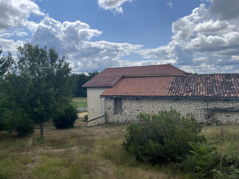 Vente Maison CHALAIS - 5 pièces -160 m² - (16210)