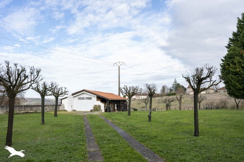 Vente Maison CHALAIS - 5 pièces -140 m² - (16210)