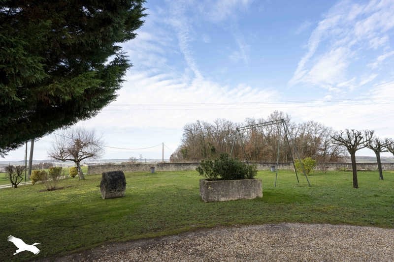 Vente Maison CHALAIS - 5 pièces -140 m² - (16210)