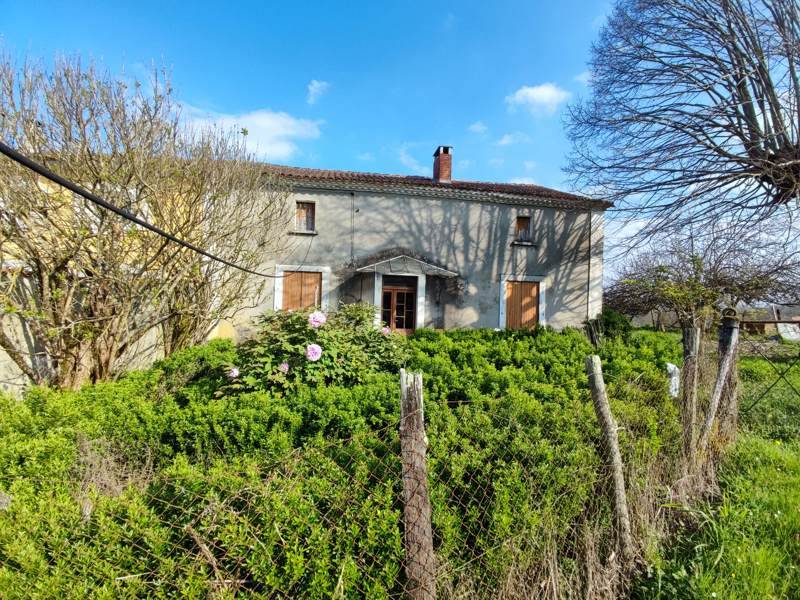 Vente Maison CHALAIS - 3 pièces -60 m² - (16210)