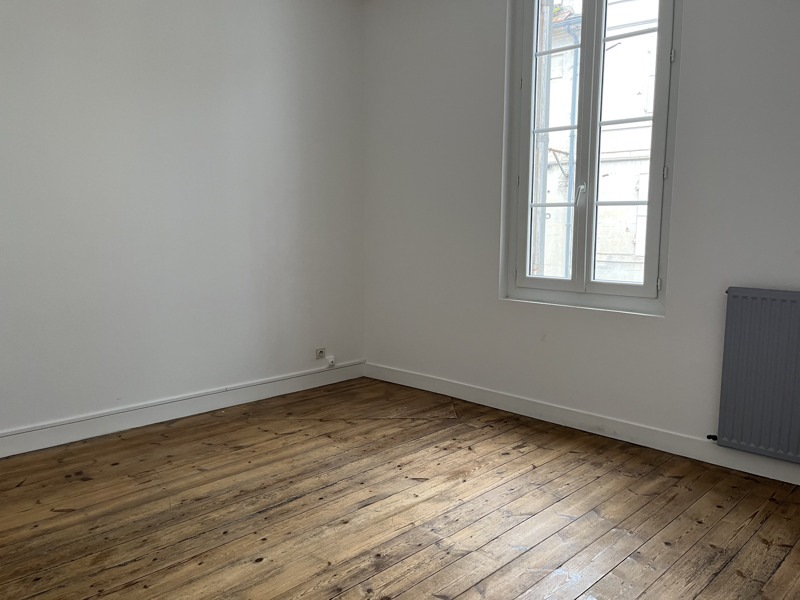 Vente Maison CHALAIS - 5 pièces -98 m² - (16210)