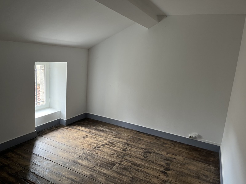 Vente Maison CHALAIS - 5 pièces -98 m² - (16210)