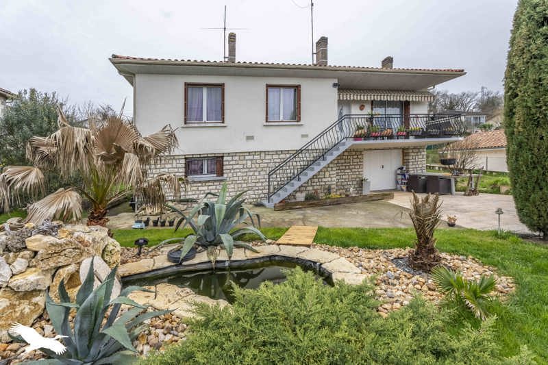 Vente Maison CHALAIS - 5 pièces -135 m² - (16210)