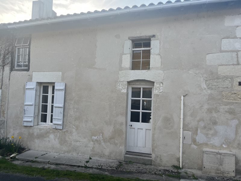Vente Maison BONNES - 4 pièces -100 m² - (16390)