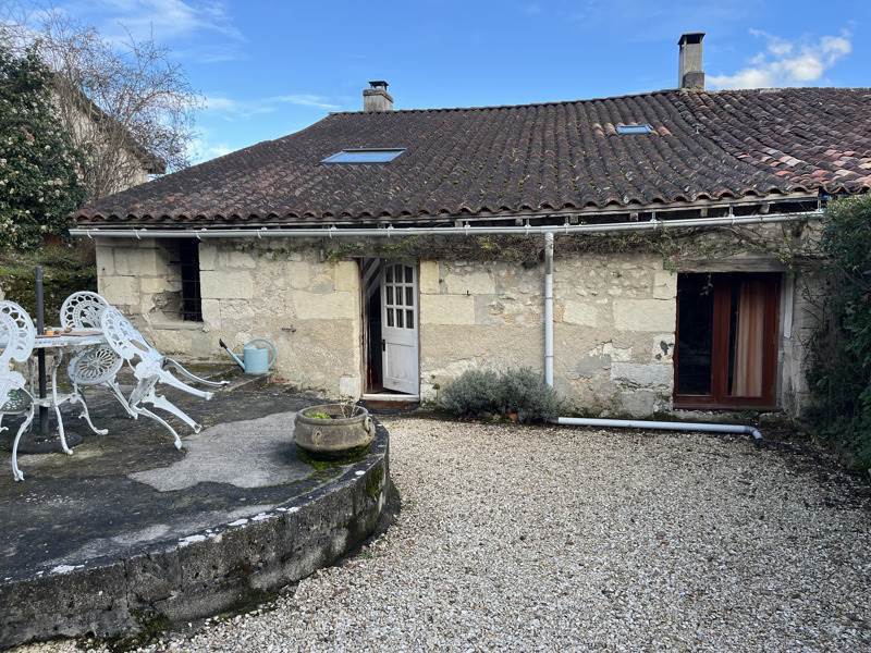 Vente Maison BONNES - 4 pièces -100 m² - (16390)