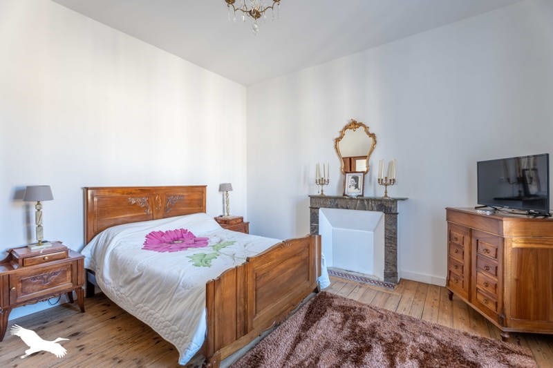 Vente Maison CHALAIS - 7 pièces -225 m² - (16210)