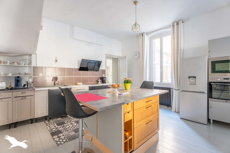 Vente Maison CHALAIS - 7 pièces -225 m² - (16210)