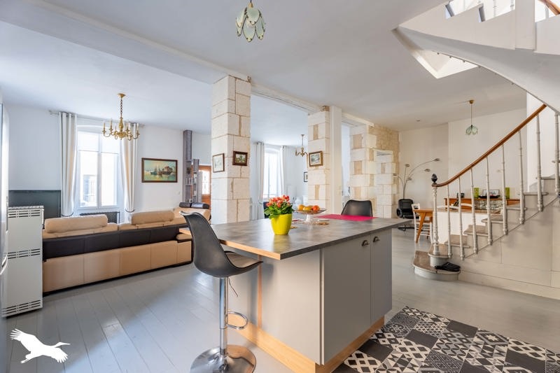 Vente Maison CHALAIS - 7 pièces -225 m² - (16210)