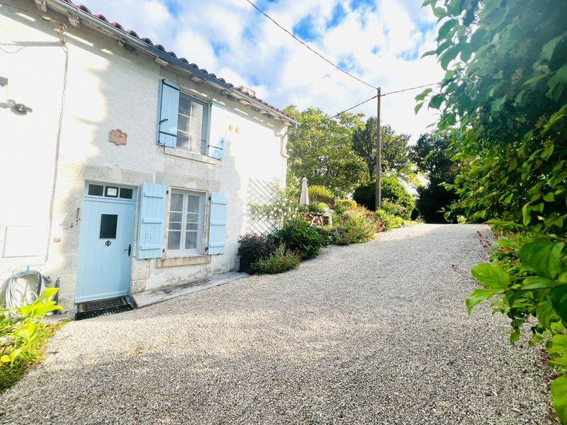 Vente Maison ST ROMAIN - 8 pièces -330 m² - (16210)