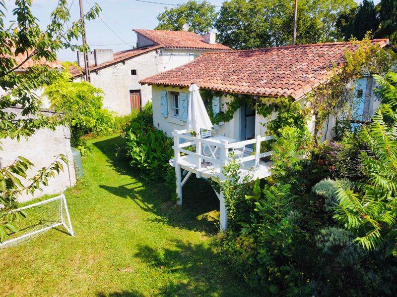 Vente Maison ST ROMAIN - 8 pièces -330 m² - (16210)