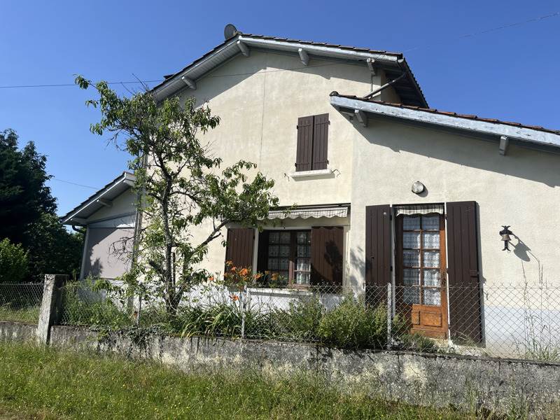 Vente Maison MEDILLAC - 5 pièces -150 m² - (16210)