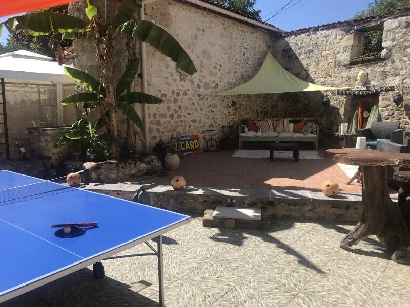 Vente Maison GUIZENGEARD - 7 pièces -210 m² - (16480)