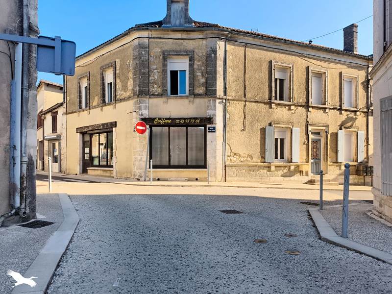 Vente Maison Brossac - 8 pièces -84 m² - (16480)