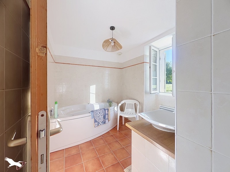 Vente Maison Courlac - 4 pièces -155 m² - (16210)