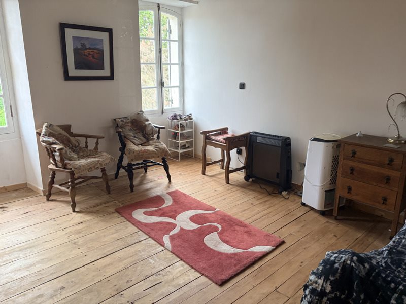Vente Maison Bonnes - 4 pièces -100 m² - (16390)