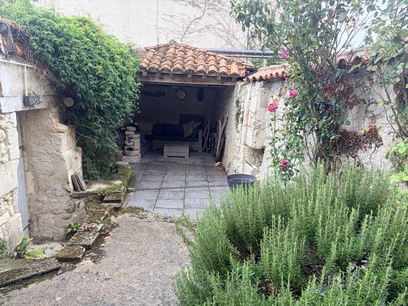 Vente Maison Bonnes - 4 pièces -100 m² - (16390)