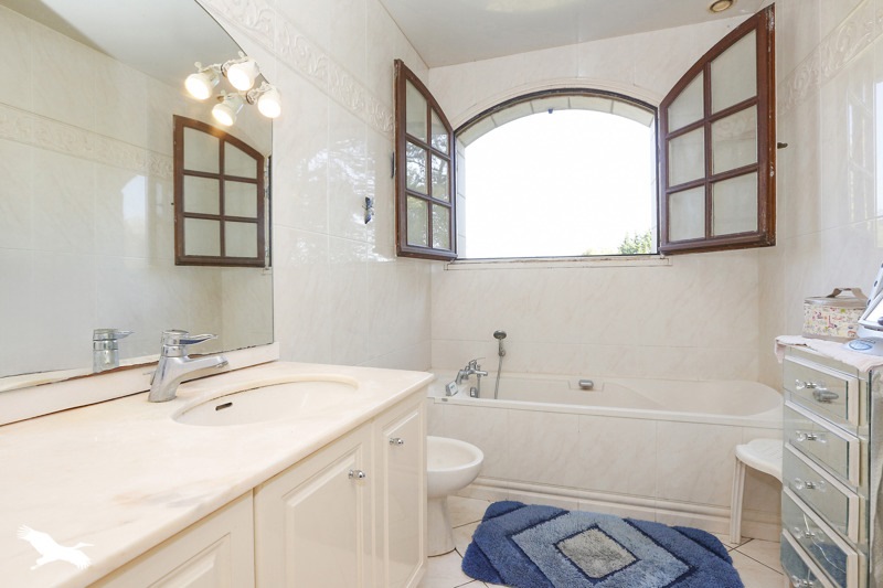 Vente Maison LUYNES - 7 pièces -185 m² - (37230)
