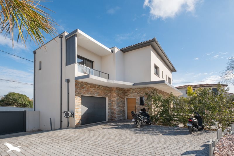 Vente Maison ST JEAN DE VEDAS - 6 pièces -212 m² - (34430)