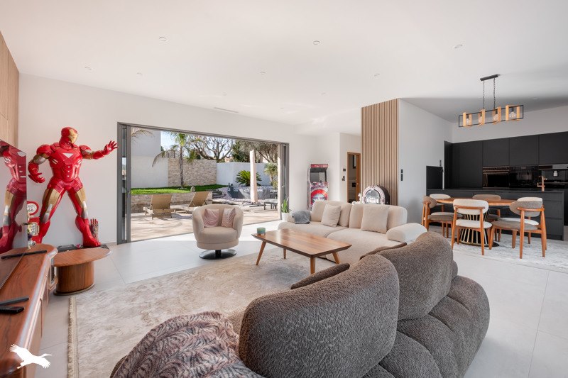 Vente Maison ST JEAN DE VEDAS - 6 pièces -212 m² - (34430)