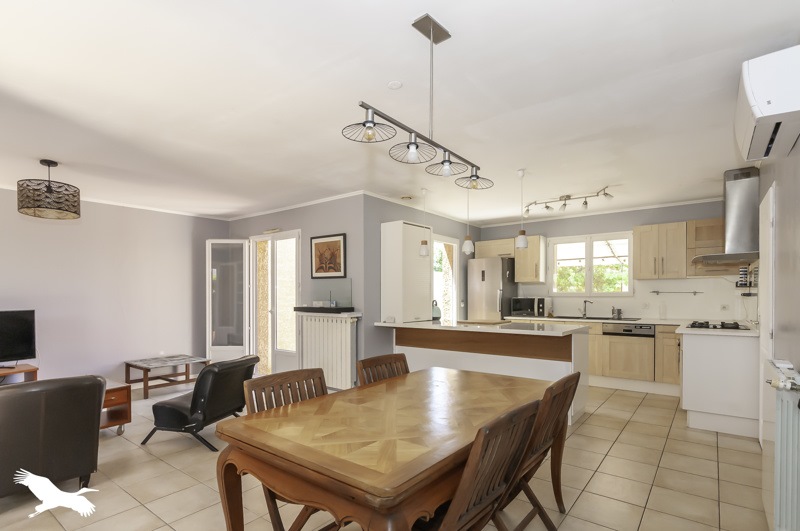 Vente Maison Mèze - 5 pièces -84 m² - (34140)