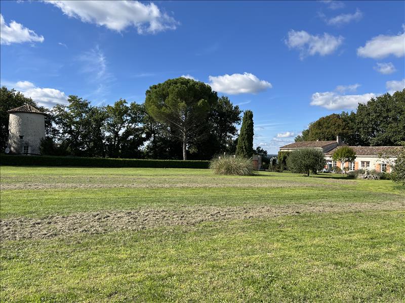 Vente Maison LOUBES BERNAC - 8 pièces -310 m² - (47120)