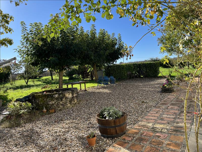 Vente Maison LEVIGNAC DE GUYENNE - 6 pièces -196 m² - (47120)