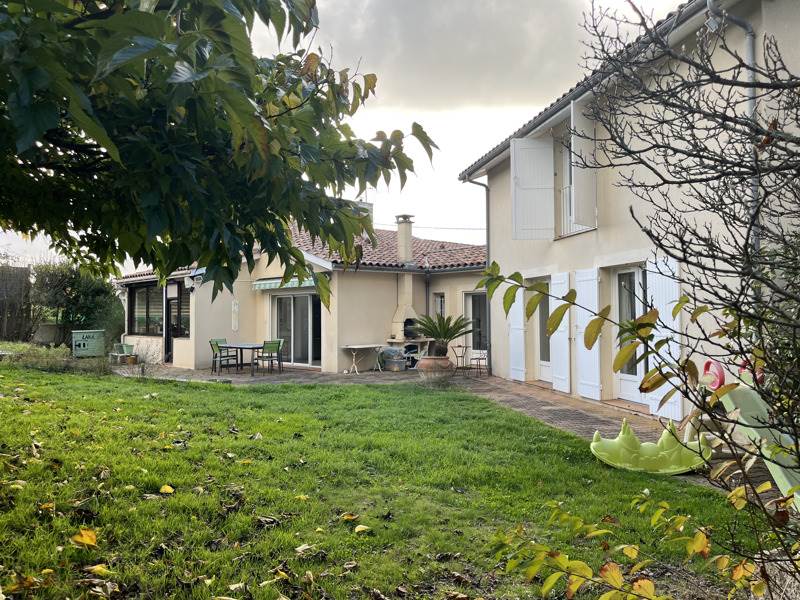 Vente Maison MONSEGUR - 7 pièces -242 m² - (33580)