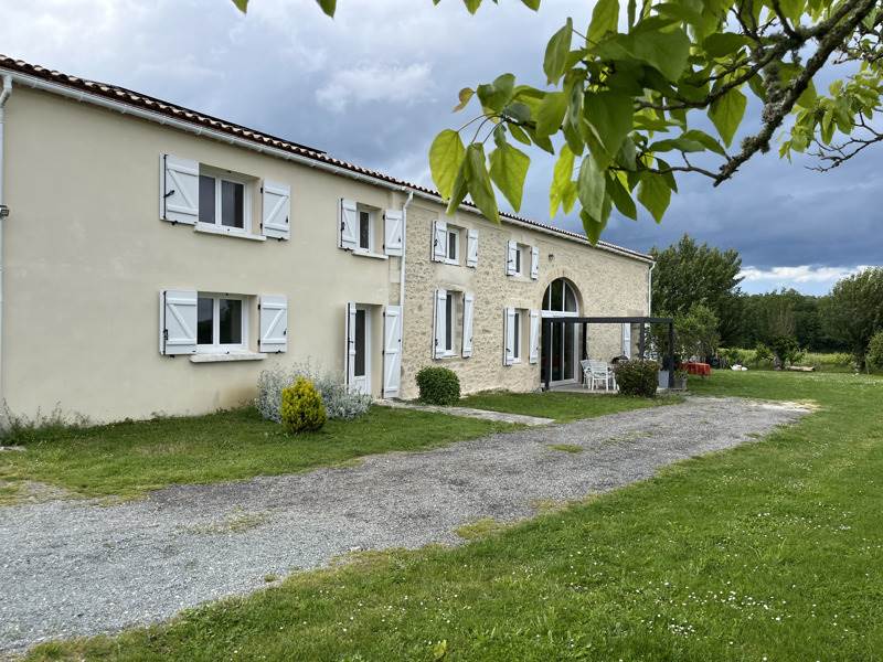 Vente Maison CAZAUGITAT - 8 pièces -268 m² - (33790)