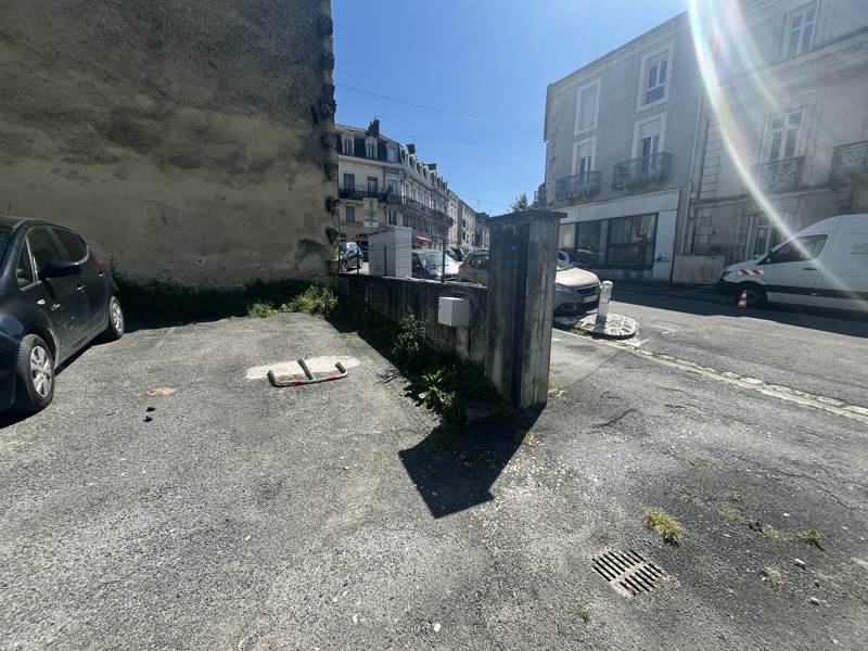 Vente Parking PERIGUEUX - -  180 m² - (24000)