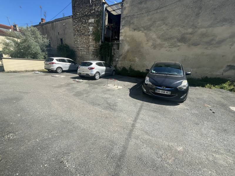 Vente Parking PERIGUEUX - -  180 m² - (24000)
