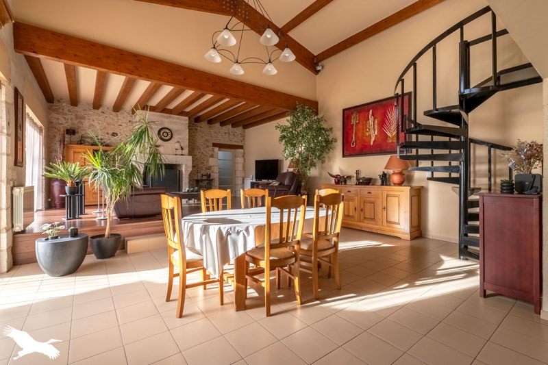 Vente Maison CHANCELADE - 7 pièces -200 m² - (24650)