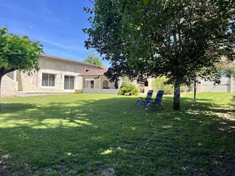 Vente Maison CHANCELADE - 7 pièces -200 m² - (24650)