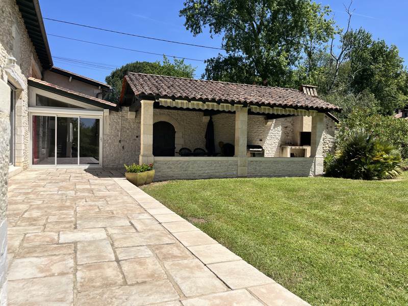 Vente Maison CHANCELADE - 7 pièces -200 m² - (24650)