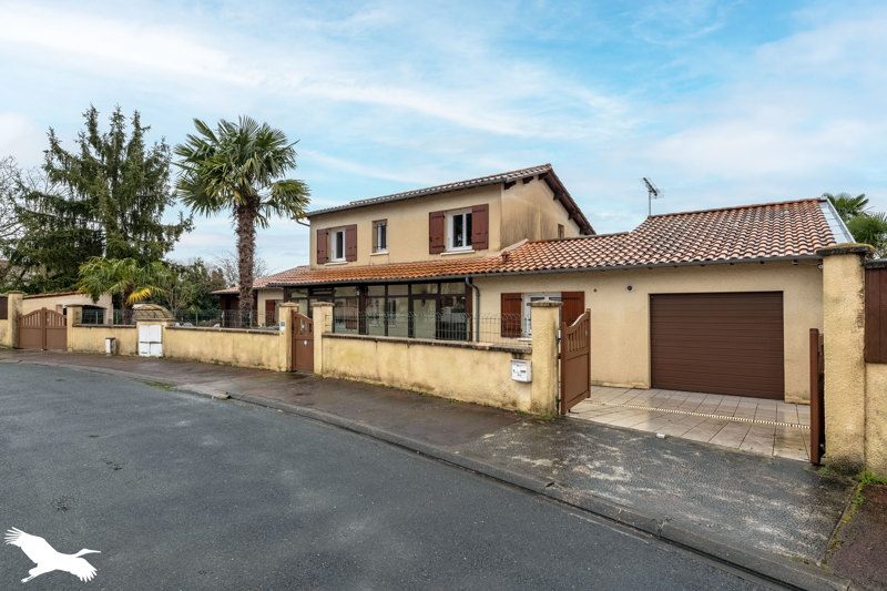 Vente Maison CHANCELADE - 8 pièces -177 m² - (24650)