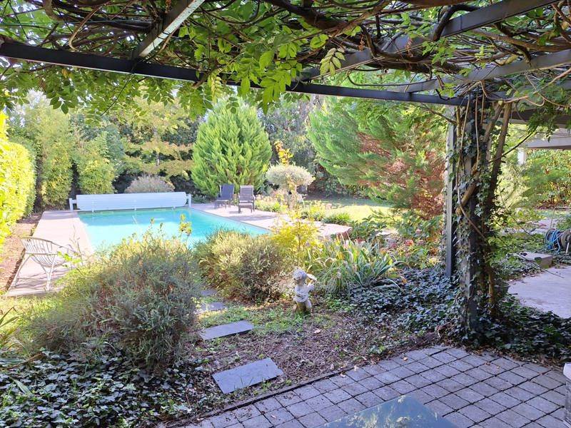 Vente Maison Pessac - 8 pièces -237 m² - (33600)