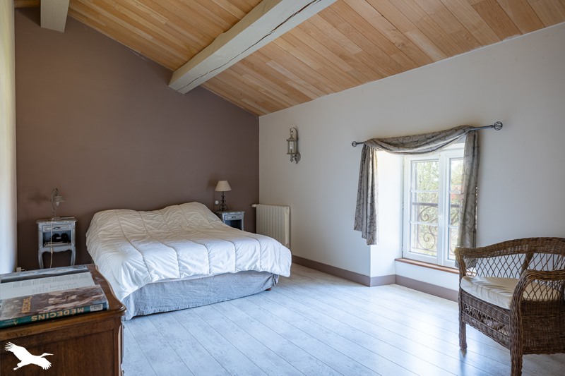 Vente Maison VILLENEUVE LA COMTESSE - 11 pièces -327 m² - (17330)