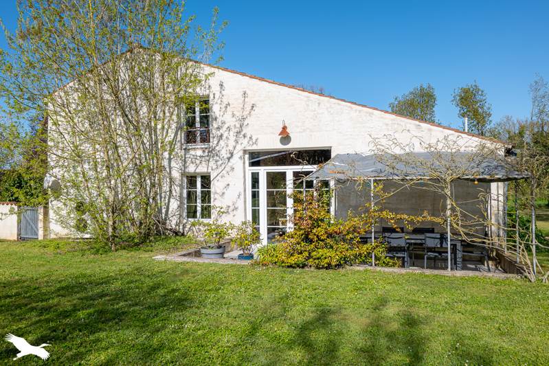 Vente Maison VILLENEUVE LA COMTESSE - 11 pièces -327 m² - (17330)