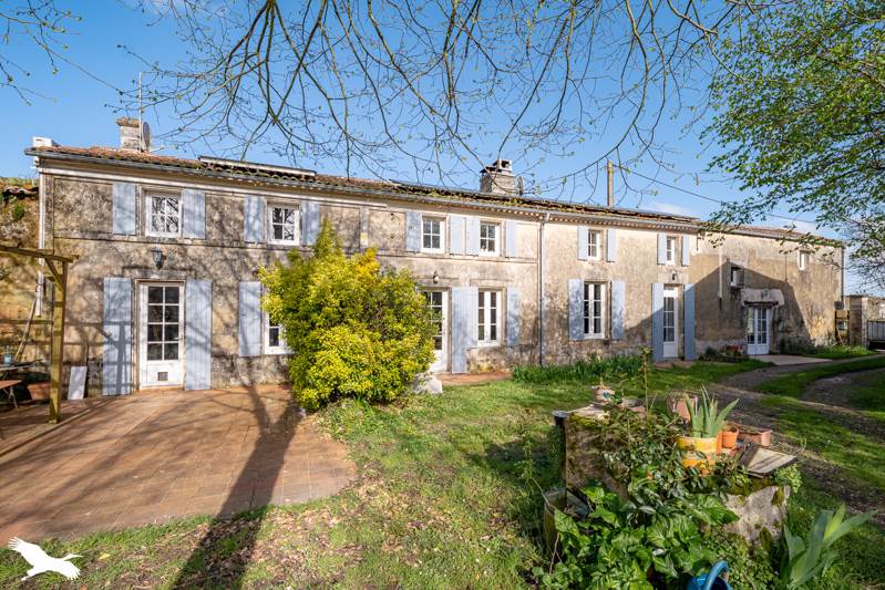 Vente Maison ARCHINGEAY - 7 pièces -206 m² - (17380)