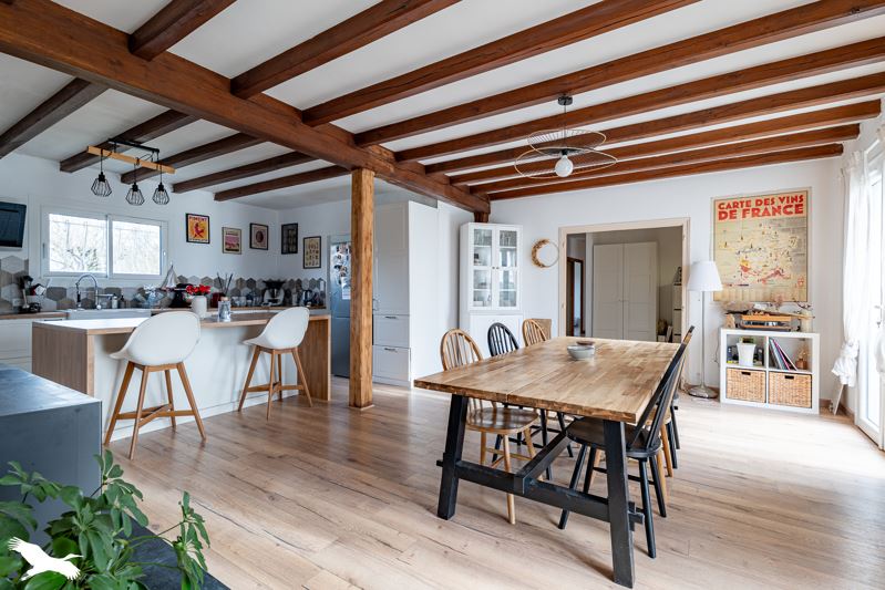 Vente Maison LES EGLISES D ARGENTEUIL - 8 pièces -210 m² - (17400)