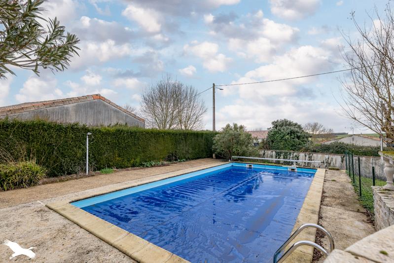 Vente Maison LES EGLISES D ARGENTEUIL - 8 pièces -210 m² - (17400)