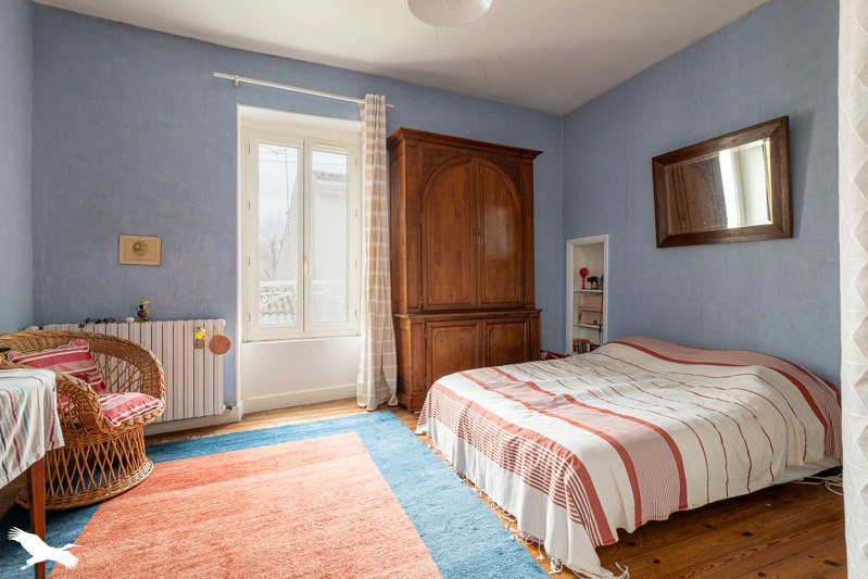 Vente Maison ST JEAN D ANGELY - 7 pièces -158 m² - (17400)