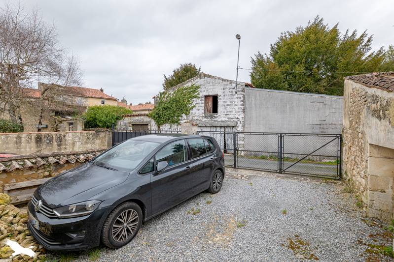 Vente Maison ST JEAN D ANGELY - 7 pièces -158 m² - (17400)