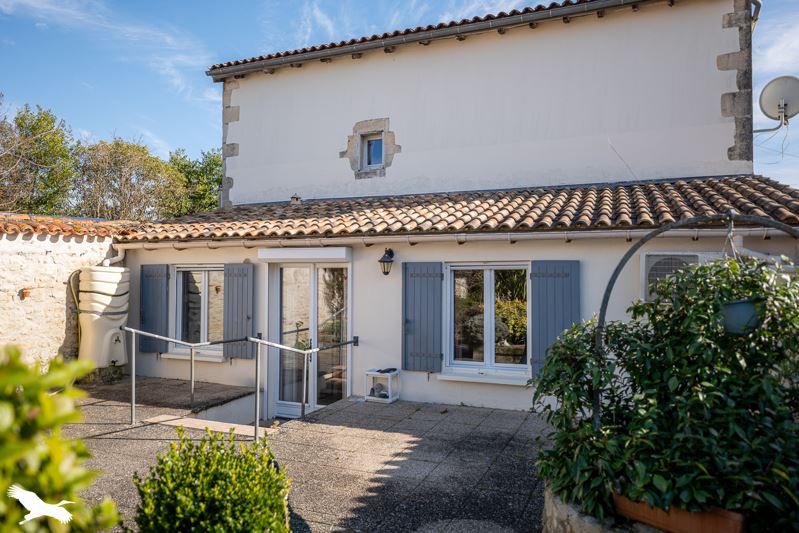 Vente Maison ST JEAN D ANGELY - 5 pièces -110 m² - (17400)