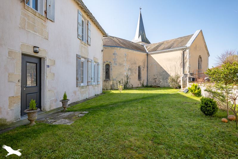 Vente Maison TONNAY BOUTONNE - 9 pièces -241 m² - (17380)